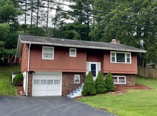 303 Edgewood Rd, Bluefield, VA 24605