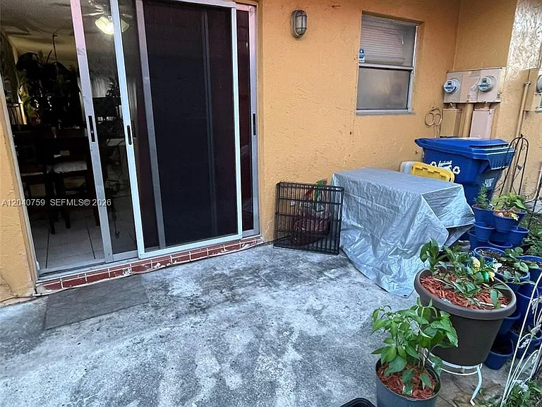 5305 NW 27th St #6C — Photo 2