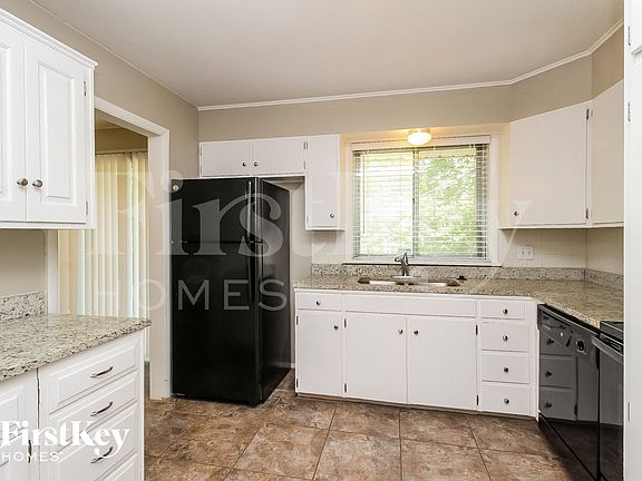 5th image of 9313 Richmond Ave