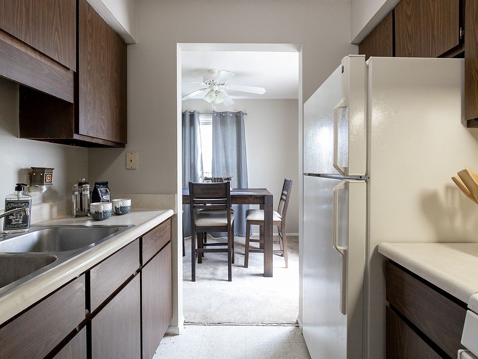 2 Bedroom Kitchen and Dining Room Floorplan at Williamsburg on Lake Mishawaka