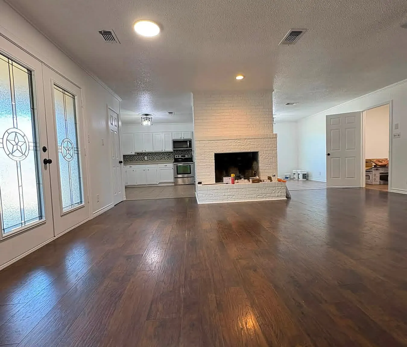 4 bed, 2892 sqft, $1,800 — Photo 2