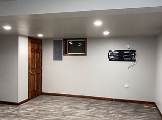 132 Ski Haven Dr, Cresco, PA 18326