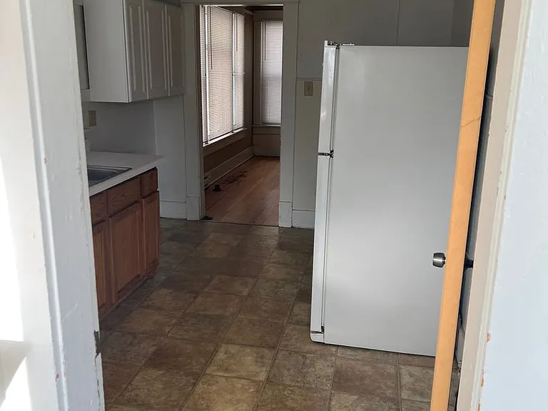 629 S Main St — Photo 11