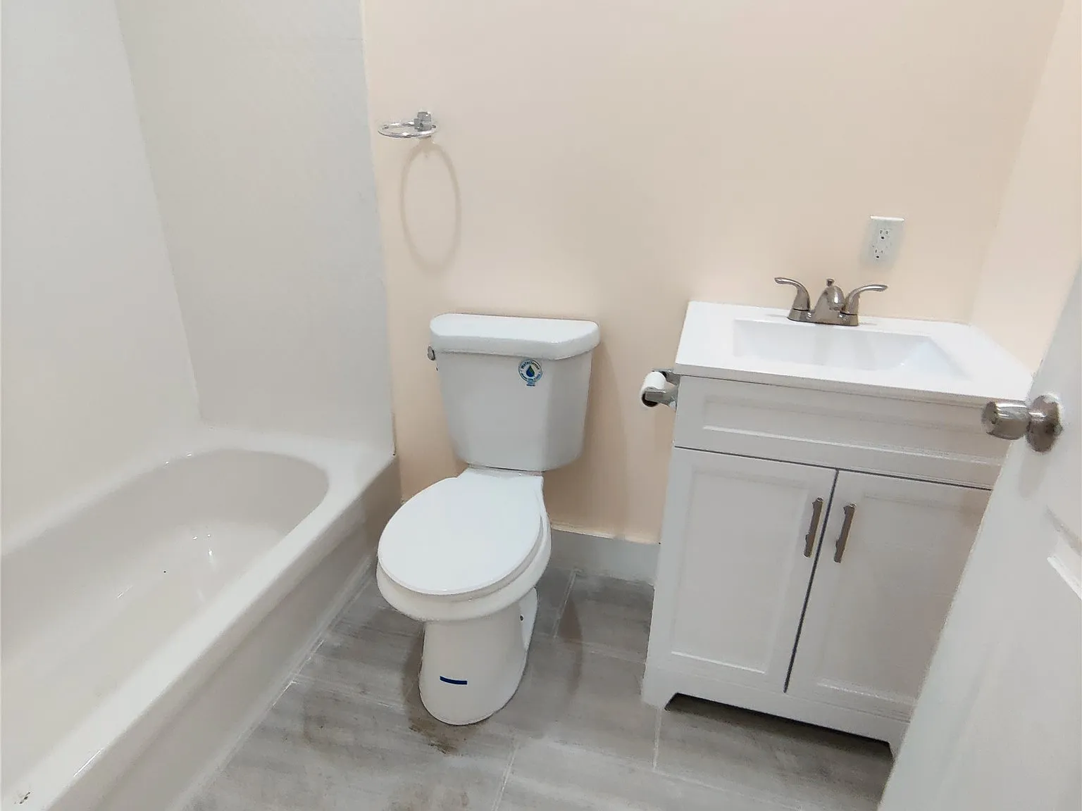 1 bed, 1.0 bath, 615 sqft, $980 — Photo 4