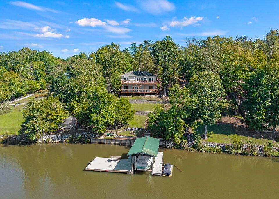 1st image of 270 Twin Oaks Rd