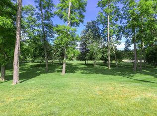 21 Valentine Rd, Shoreham, NY 11786