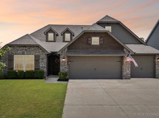 9016 E 132nd St S, Bixby, OK 74008