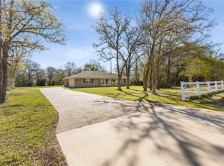 1733 Arrington Rd, College Station, TX 77845