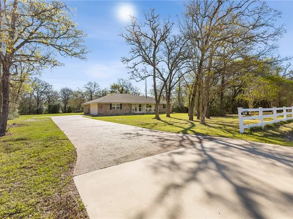 1733 Arrington Rd, College Station, TX 77845