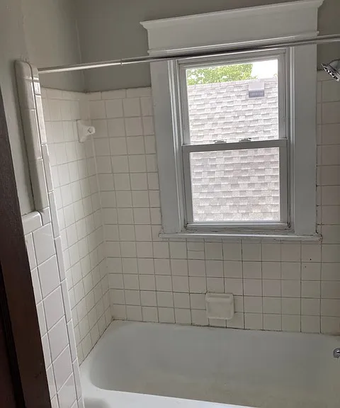 2124 Crittenden Dr — Photo 7