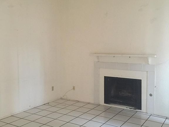 3rd image of 1760 N Huachuca Ave