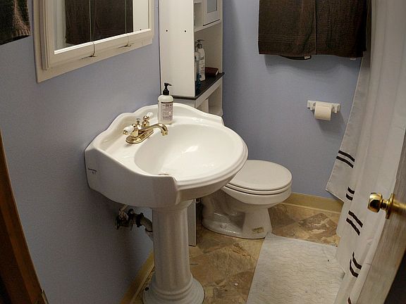 Main bathroom
