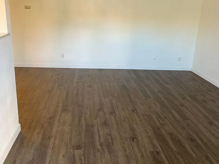 Now Available 1 & 2 Bedroom Renovated Apts! — Photo 6