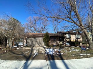 524 W Huron St, Milford, MI 48381