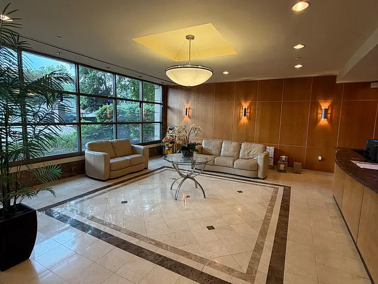 60 Parkway Dr E #2DD — Photo 11