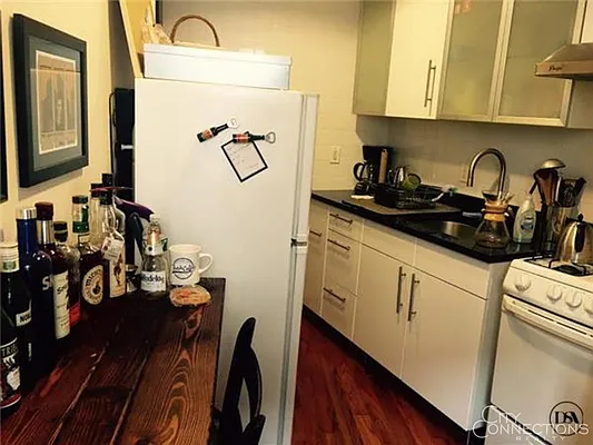 Rented by City Connections Realty | media 3