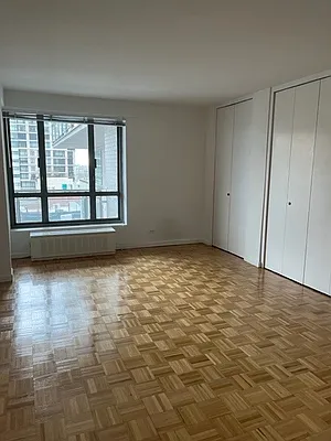 Rented by Solow Realty | media 19