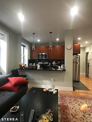 Rented by Sterea Agency | media 33