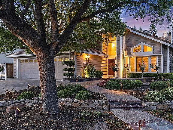 5th image of 86 Hillview Dr