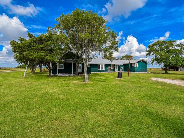 315 Junek Rd, Palacios, TX 77465