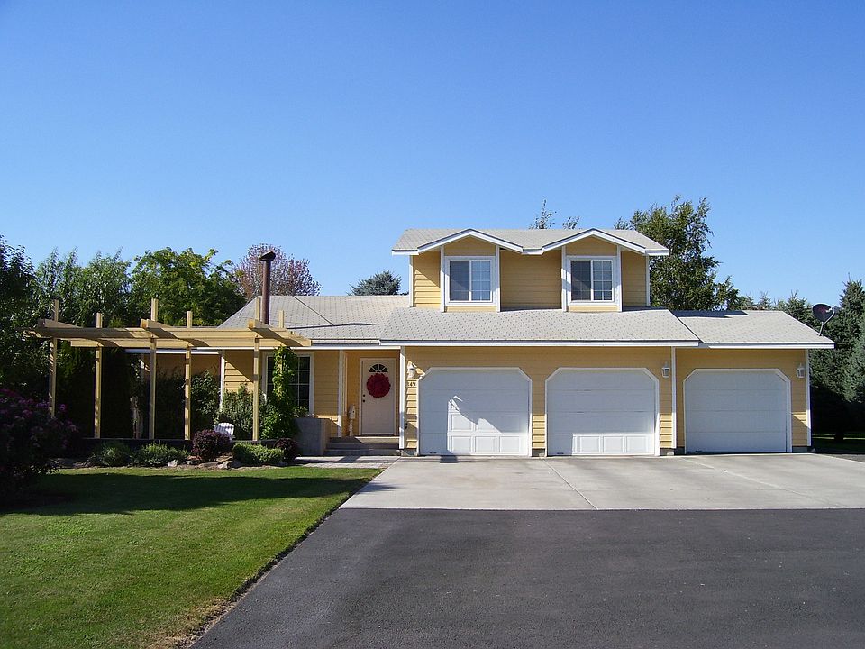 1st image of 849 S Meadowlark Ln