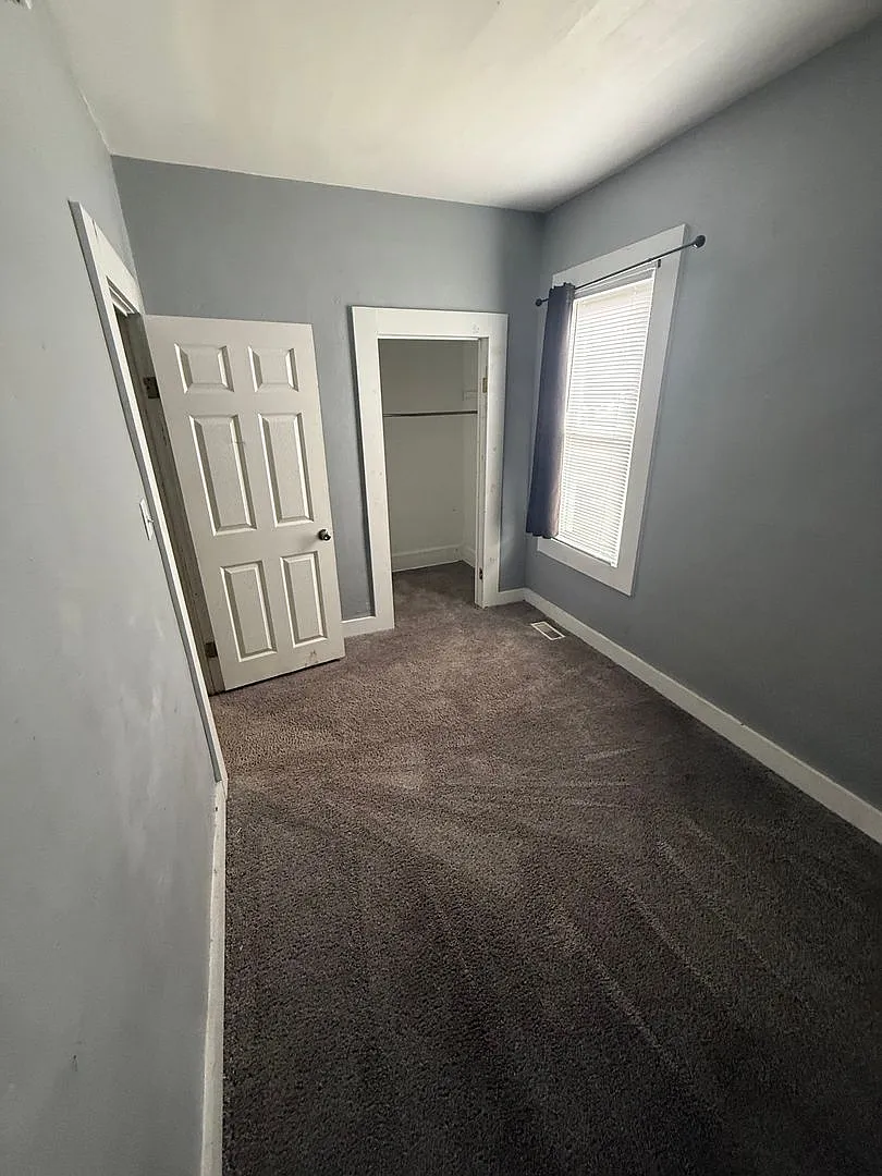 2 Bedroom/1 Bath close to school! — Photo 3