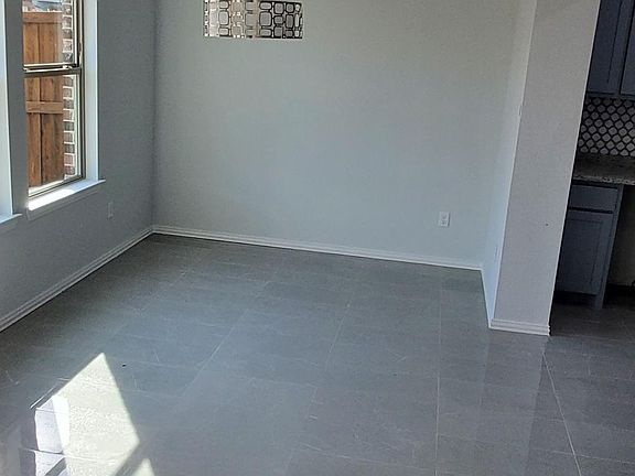 5th image of 4704 Amal Saleh Dr