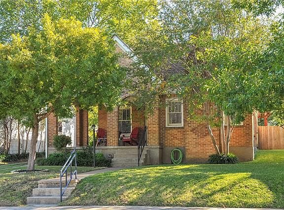 3rd image of 3913 Byers Ave