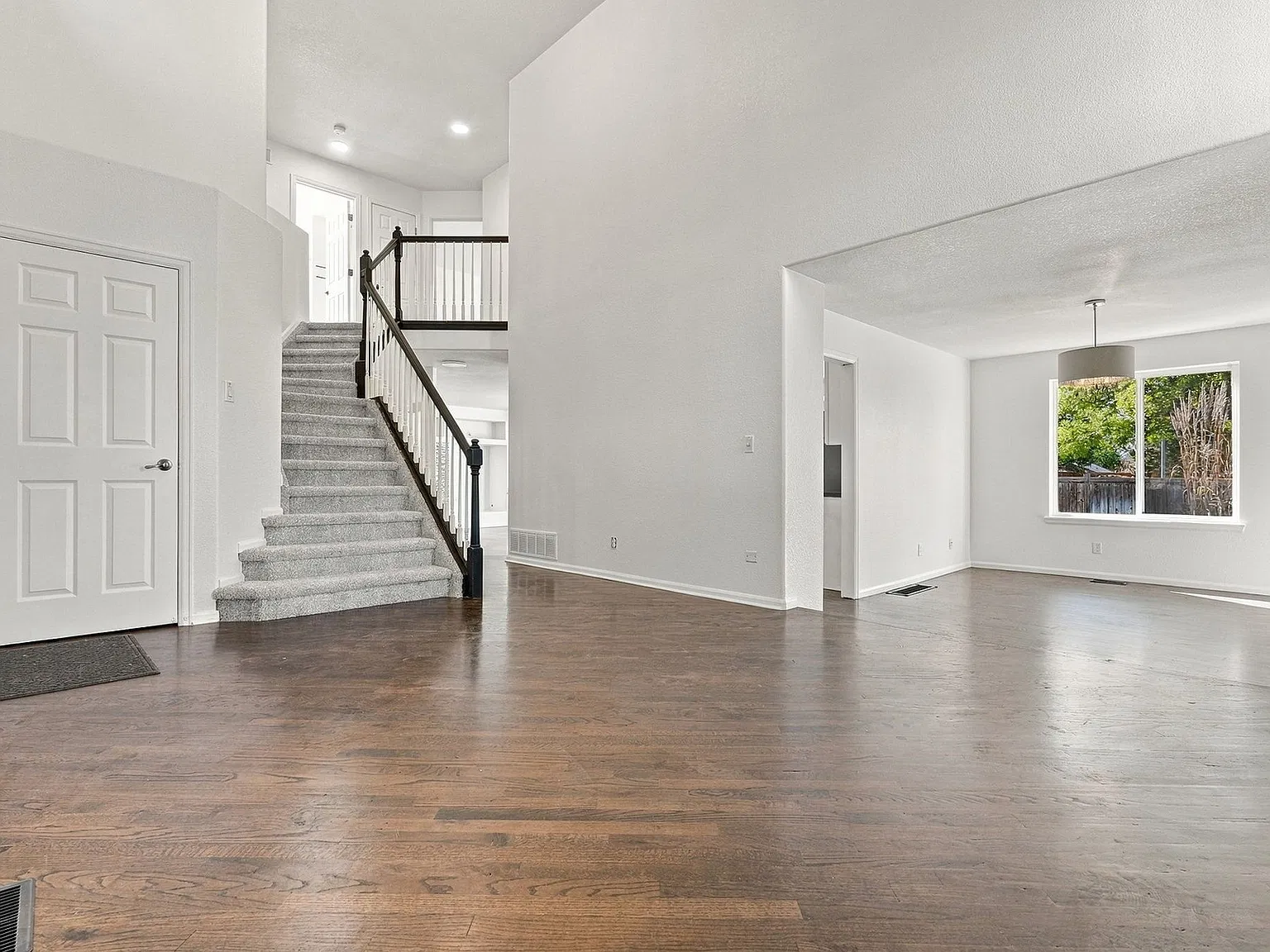4 bed, 2.5 bath, 2083 sqft, $3,450 — Photo 3