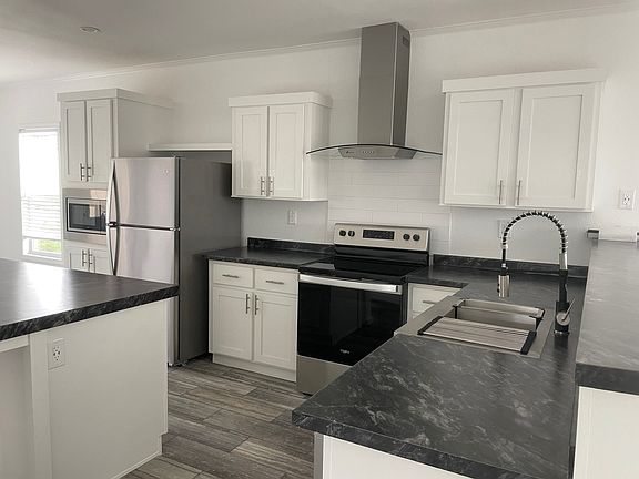 3rd image of 129 Pineland Ave #117