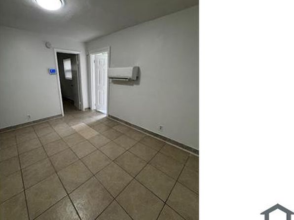 1104 State St APT B