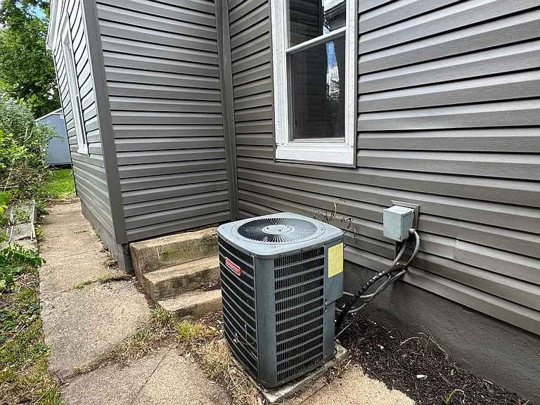 129 Wilson St — Photo 16