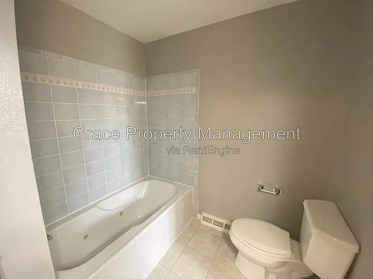 10870 Stuart Cir — Photo 15