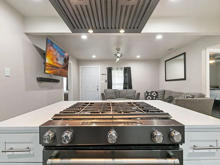 1506 E Waco Ave — Photo 10