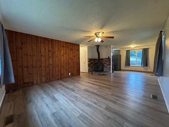 3rd image of 1281 Underhill Ave