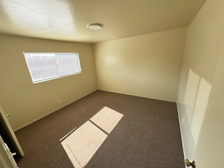 1133 E Alosta Ave #28 — Photo 6