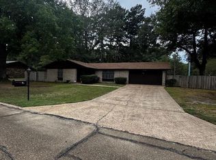 2 S Pineview Dr, Texarkana, TX 75501