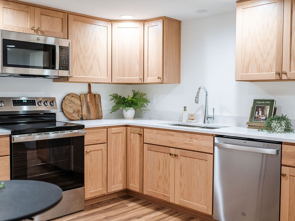 1st image of 2146 E Browning Ave #1