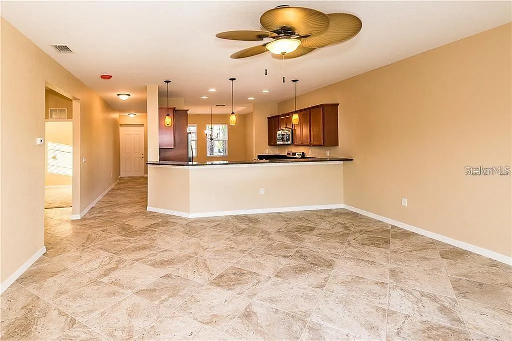 2 bed, 2.0 bath, 1208 sqft, $1,675 — Photo 2