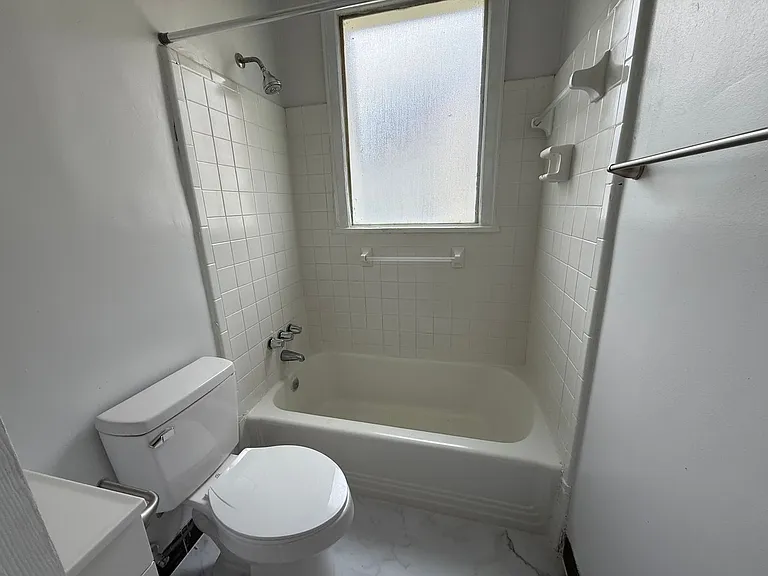3428 Rosewood Dr — Photo 14