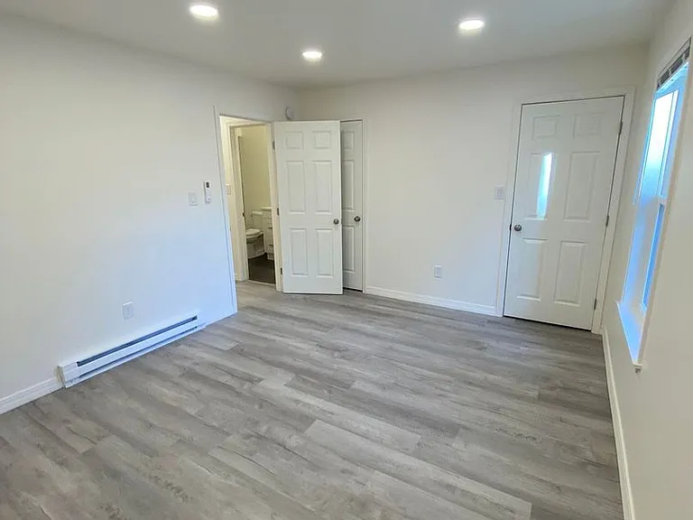 University Park Apartments near Cornell University — Photo 885