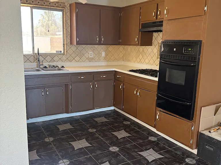 4483 Vegas Valley Dr — Photo 9