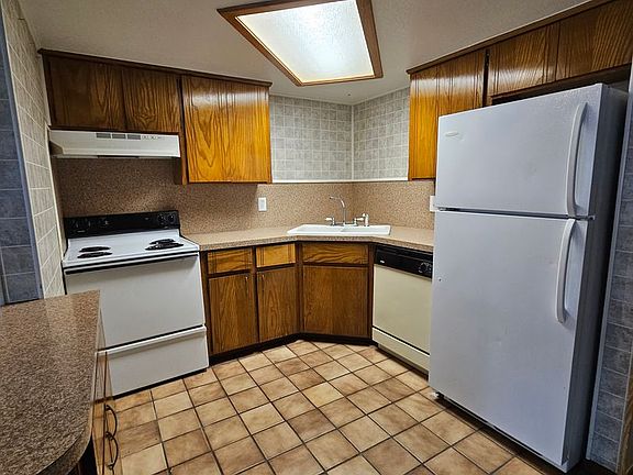 4th image of 130 W Hayes St APT B