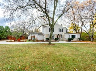 101 E Clovernook Ln, Glendale, WI 53217