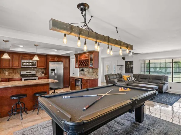 3045 Alta Vista Dr, Fallbrook, CA 92028