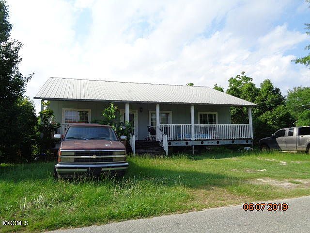 2nd image of 612 Magnolia St