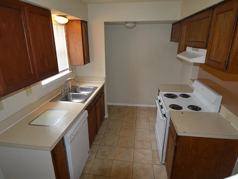 3800 Coates Cir — Photo 13
