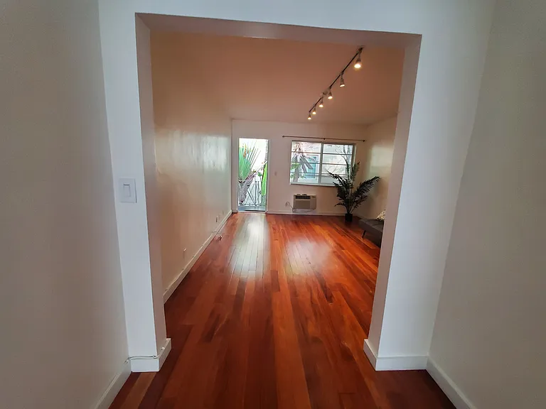 1235 Euclid Ave #12 — Photo 15