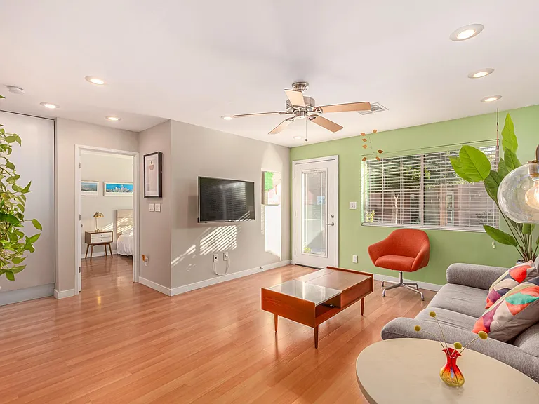 1850 E Maryland Ave #46 — Photo 3