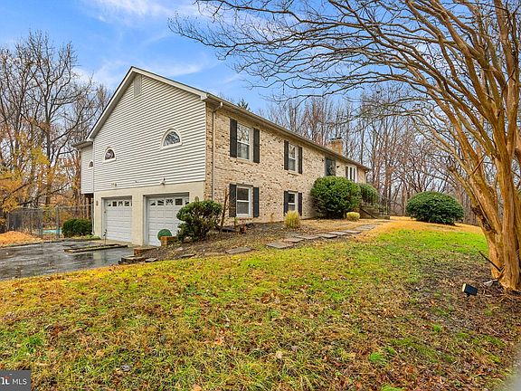 3rd image of 13100 Croom Rd